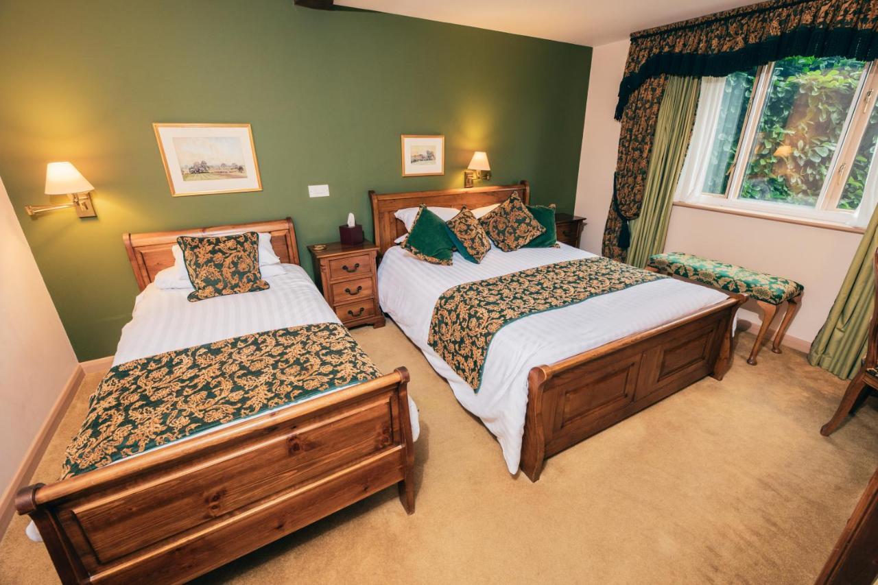 The Auberge Yaxley  エクステリア 写真