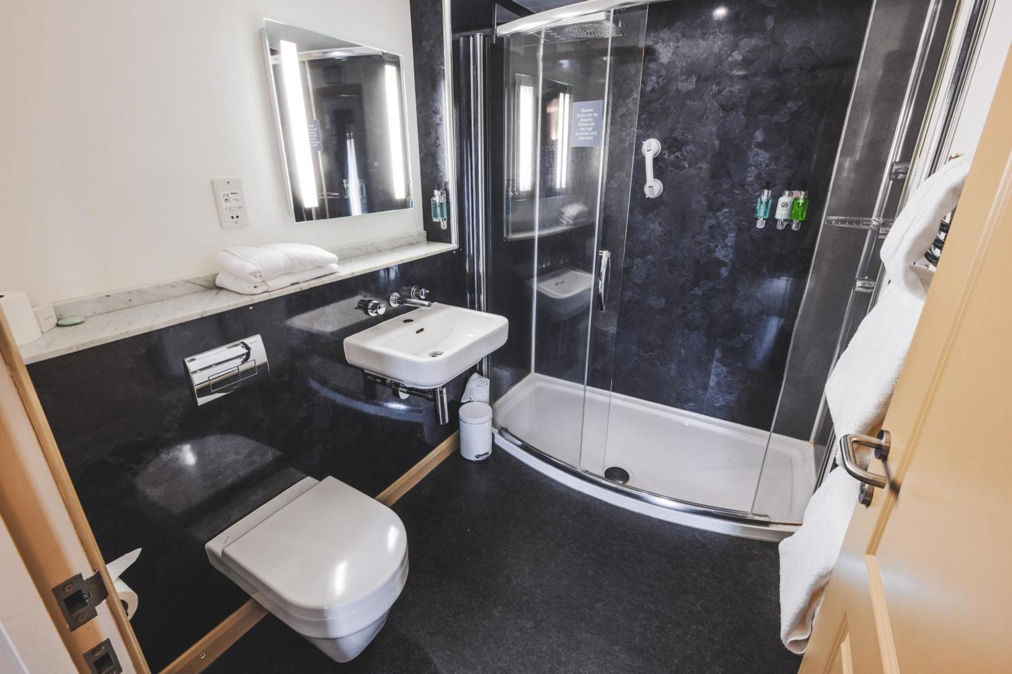 The Auberge Yaxley  エクステリア 写真