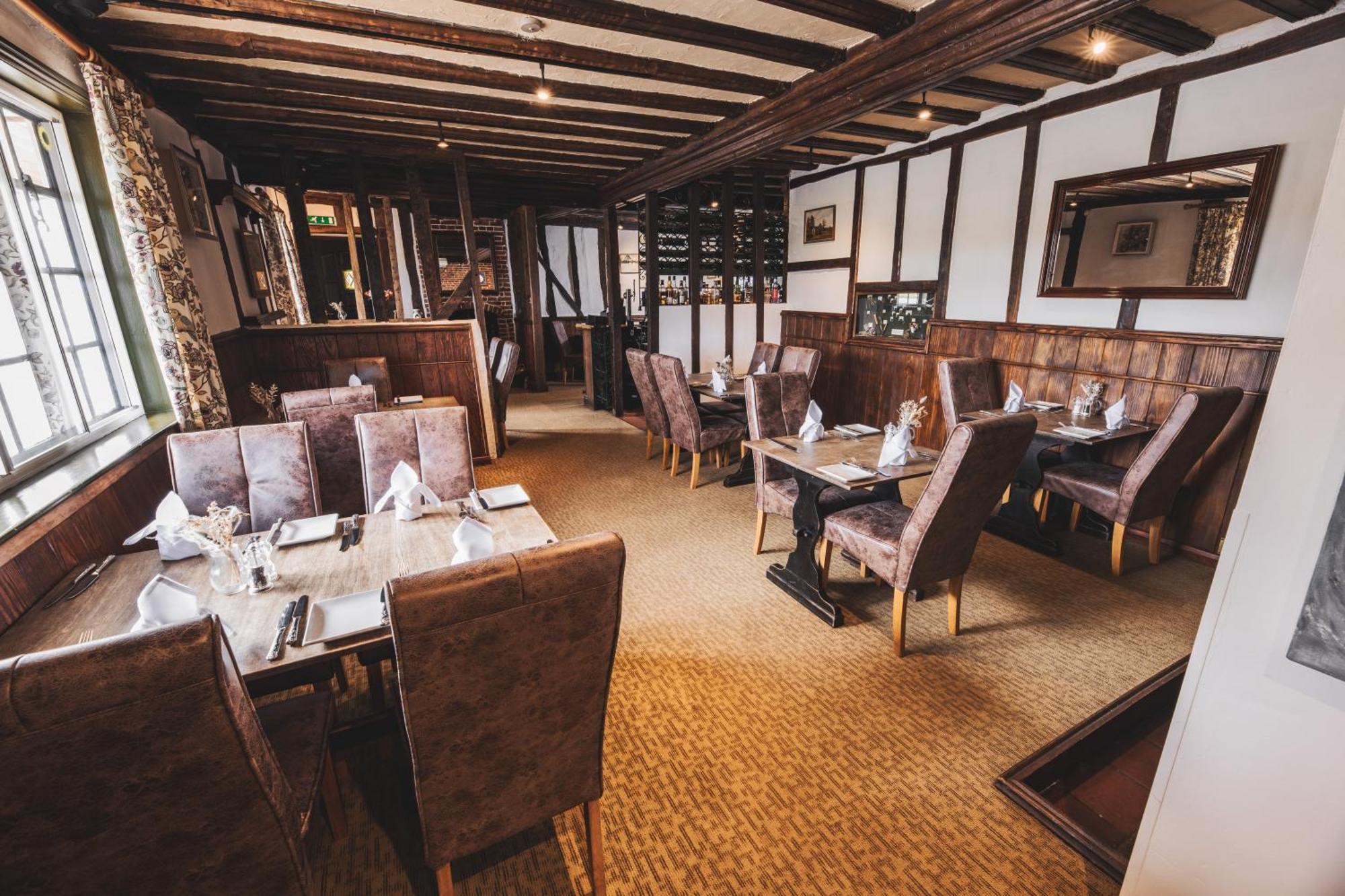 ホテル The Auberge Yaxley  エクステリア 写真